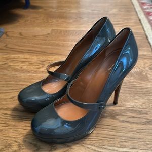 Beautiful Gucci Mary Jane heels in a slate gray. Worn once. Size 39